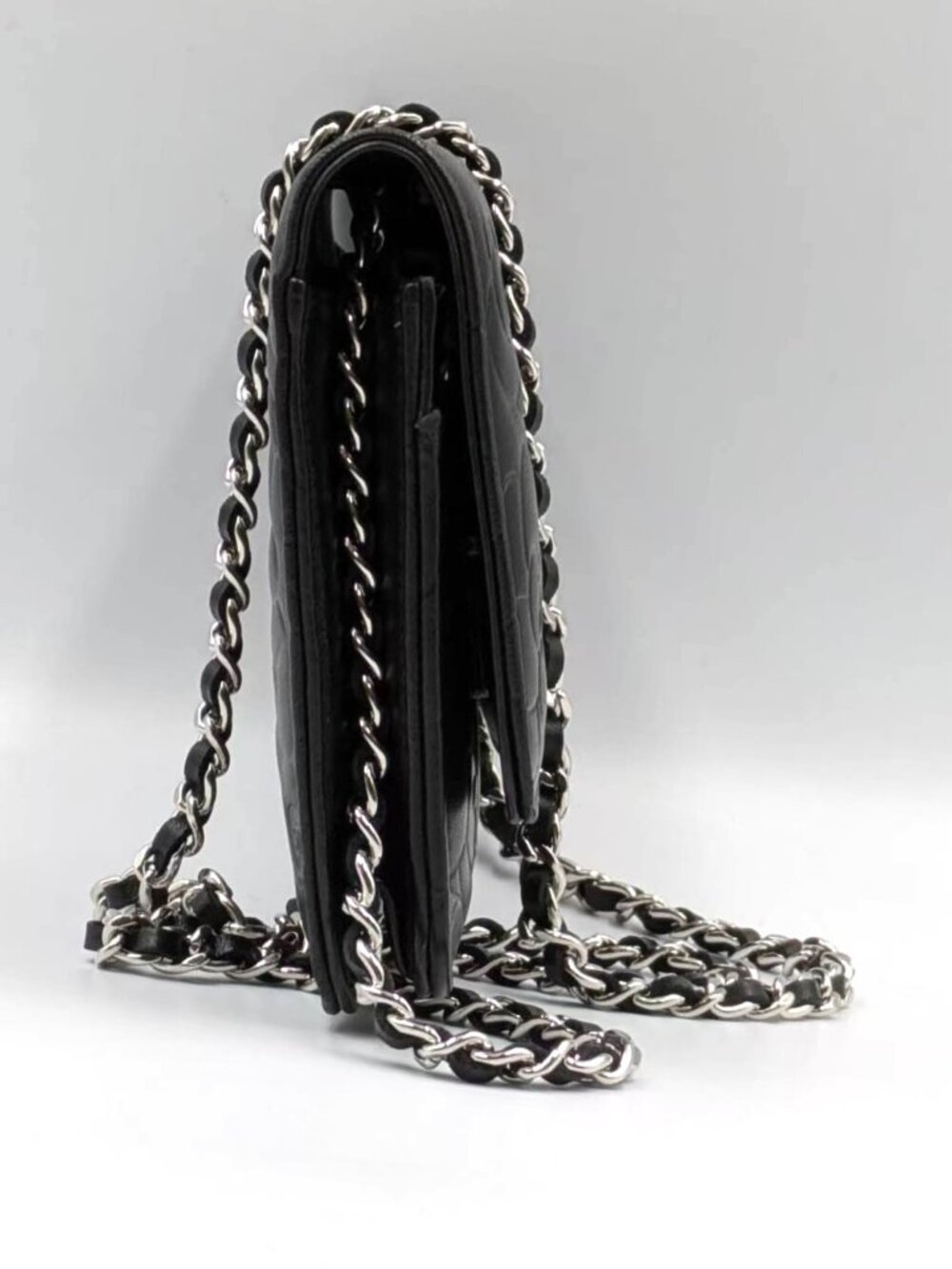Pre-owned Chanel Camellia Embossed Lambskin Wallet On Chain Black - Picture 4 of 13